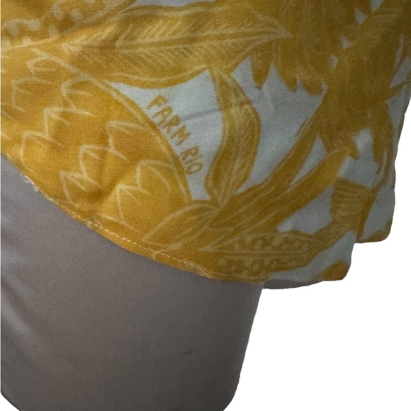 Farm Rio halter top in size Medium. Ties in back. EUC - Picture 14 of 15